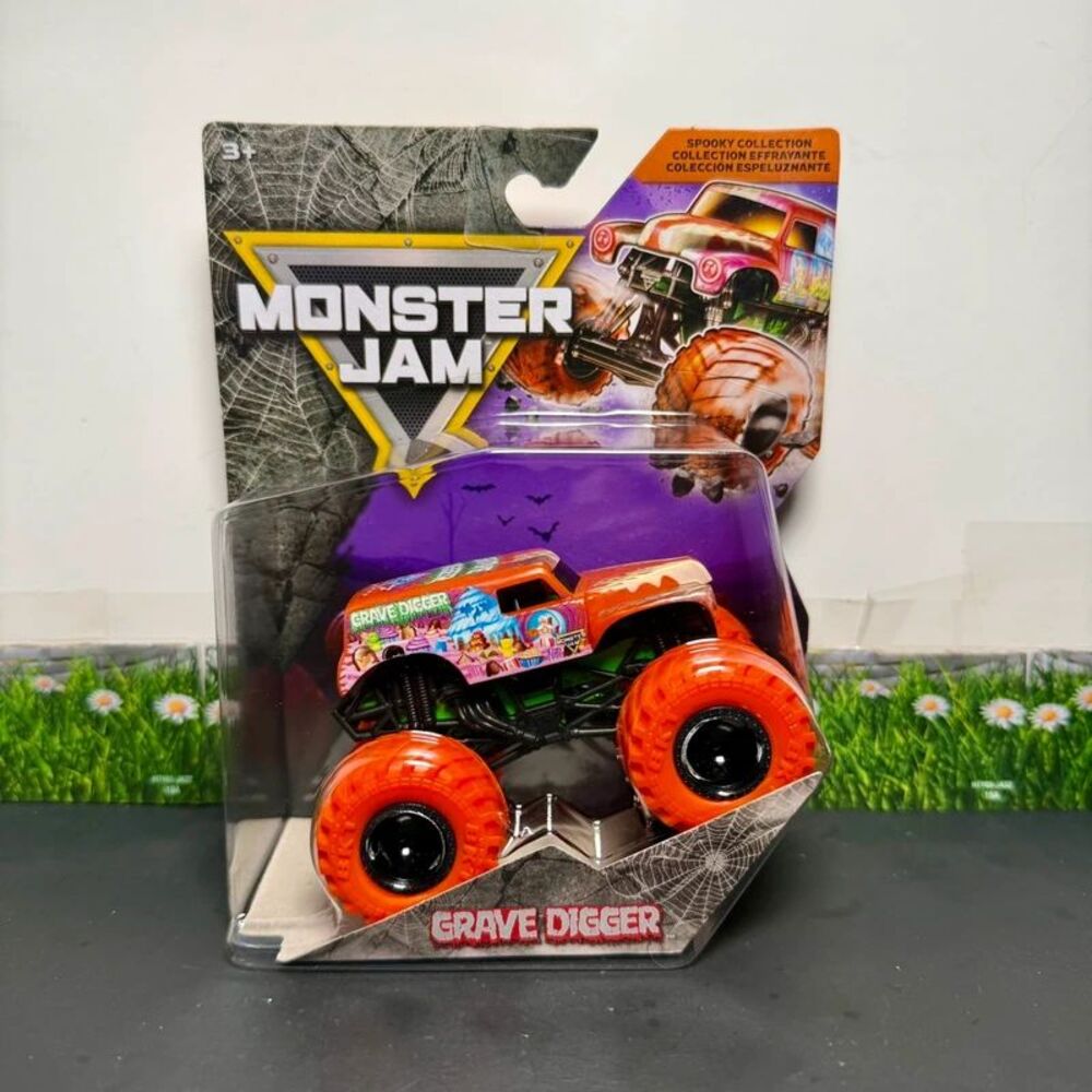 Spin Master Monster Jam 2026 1:64 Spooky Collection Grave Digger New